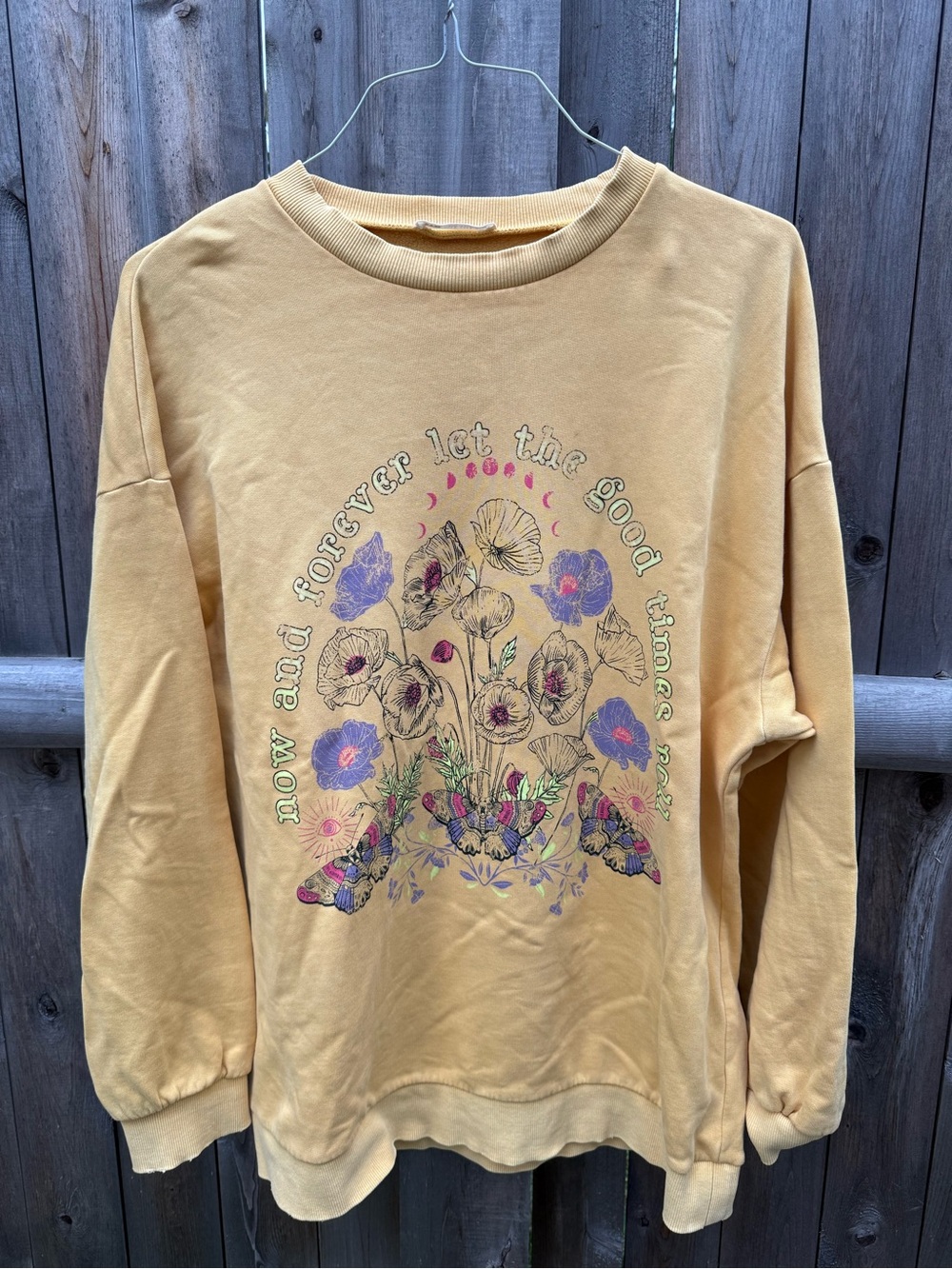 Stradivarius Yellow Floral Graphic Sweatshirt - Women's Casual Pullover